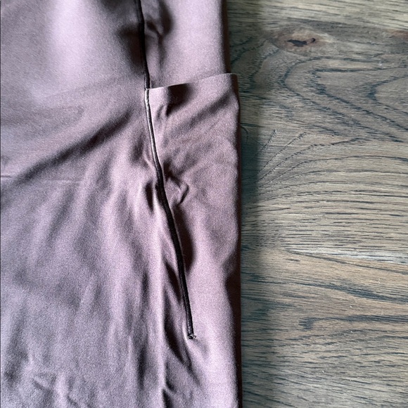 Offline by Aerie Women's XXL Cropped Brown Leggings - Picture 5 of 10